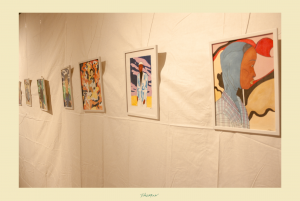 Photos reportage de Chloé Dupré pour l'exposition de dessins de Siham El Yandouzi, invitée par TakaMouv' (centre ville de Lyon) dans le cadre de ses Dimanches artistiques, RDV mensuel qui présent de jeunes artistes lyonnais.